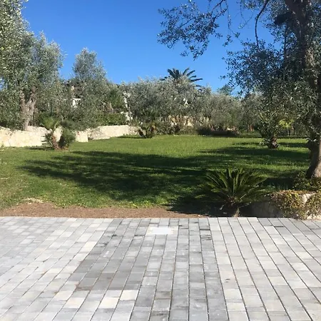 Valle Degli Ulivi Rooms לינה וארוחת בוקר ויאסטה