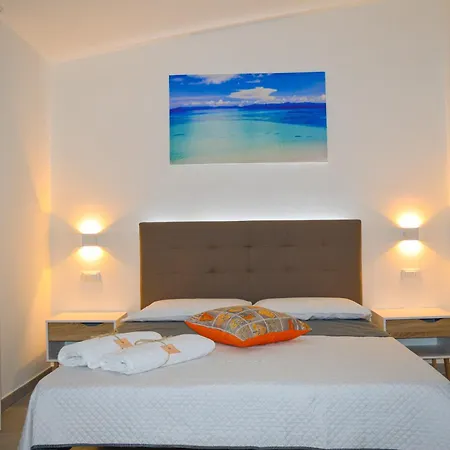 Valle Degli Ulivi Rooms 4* ויאסטה