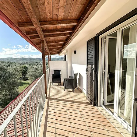 Valle Degli Ulivi Rooms ויאסטה
