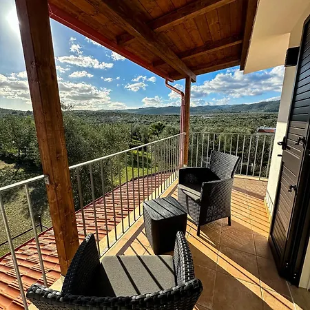 לינה וארוחת בוקר Valle Degli Ulivi Rooms