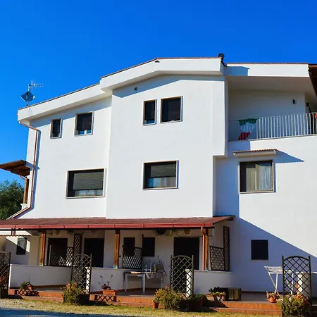 לינה וארוחת בוקר Valle Degli Ulivi 4*